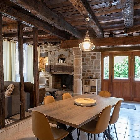 Logis Face A L'Abbatiale Apartment Болио-сюр-Дордон Екстериор снимка