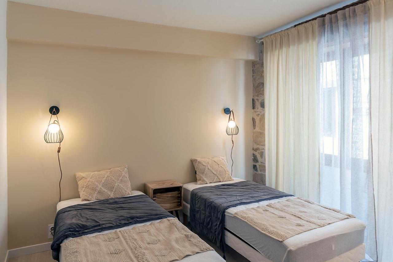 Logis Face A L'Abbatiale Apartment Болио-сюр-Дордон Екстериор снимка